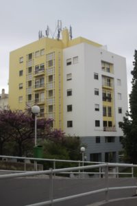 Edifício habitacional em Olivais, Lisboa. Fiscalização dos trabalhos de reabilitação de fachadas revestidas com reboco e pedra e impermeabilização de varandas e terraços de cobertura